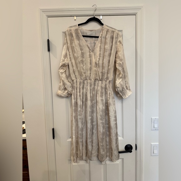 Brochu Walker Water Color Beige Tan Satin Print Long Sleeve Midi Dress Small - Picture 3 of 8